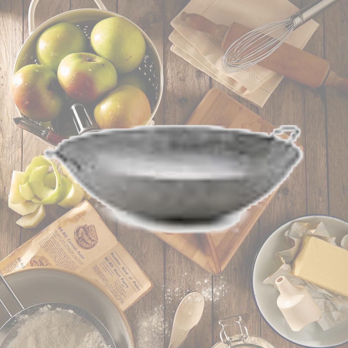 Picture of Town Food Service 34728 28 in. Hand Made Cantonese Wok