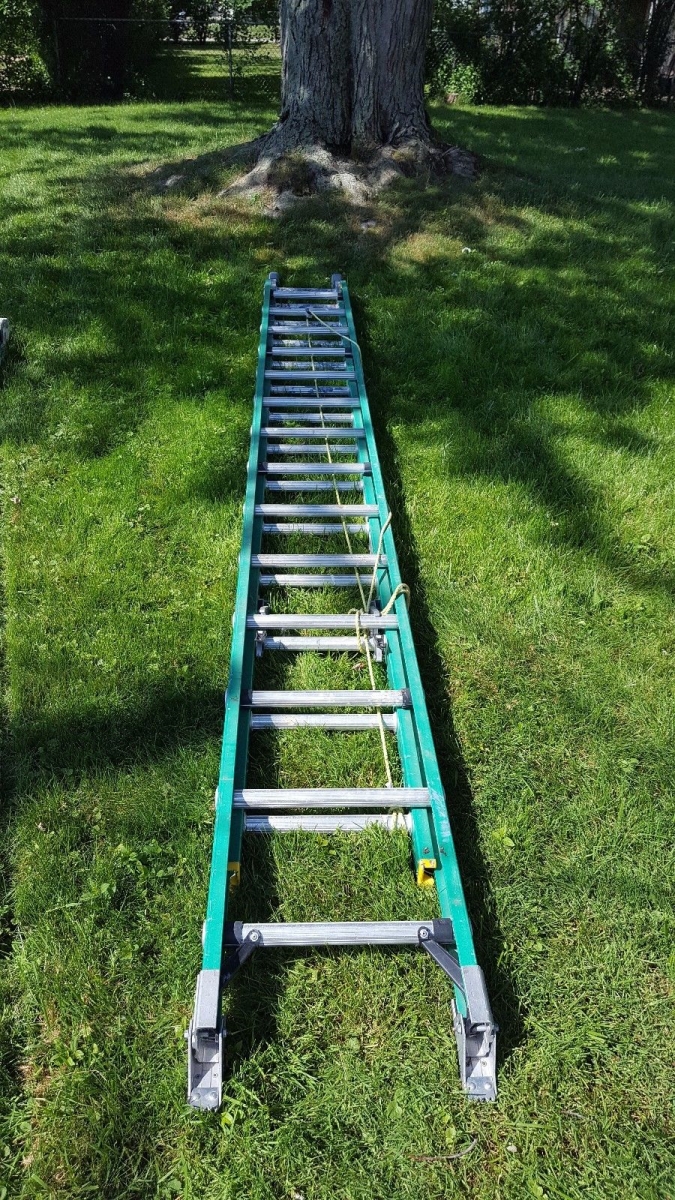 D5928-2 28 Ft. Fiberglass Extension Ladder Ii