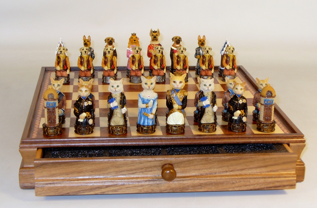 R70639-wm 3.25 In. Cats & Dogs Resin Chessmen On Walnut Maple Chest