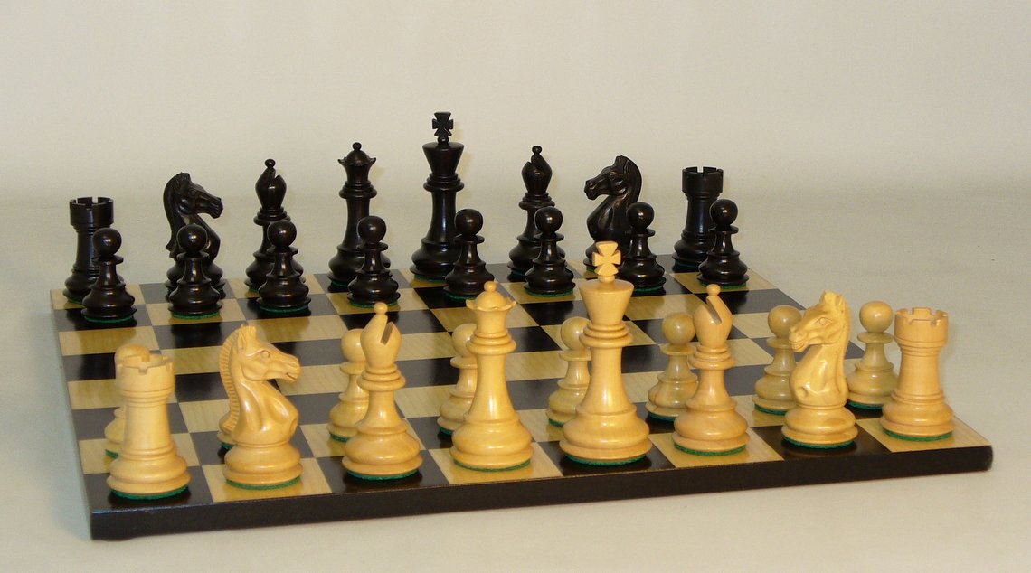 37bpro-bc Black Pro On Black & Maple Chess Board