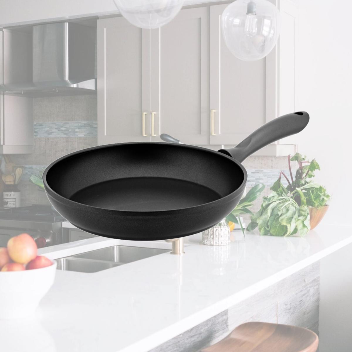 Picture of YBM Home hfg10 10 in. Dia. Hascevher Aluminum Non Stick Frying Pan, Black