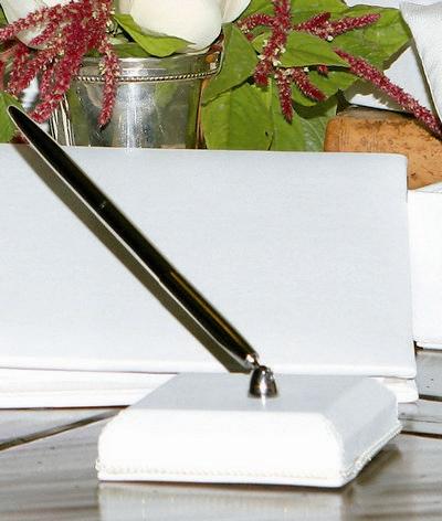 Beverly Clark 201C Manhattan Pen Holder