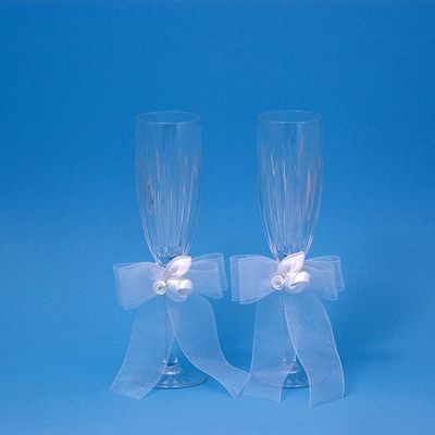 Beverly Clark 20Q Amour Wedding Toasting Flutes in White