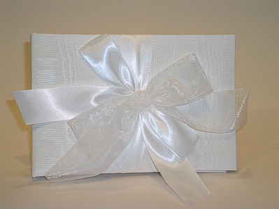 Beverly Clark 38A Tres Beau Wedding Guest Book in White