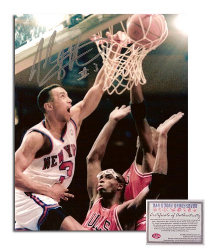 John Starks NBA New York Knicks Hand Signed 8x10 Photograph Dunking vs Bulls