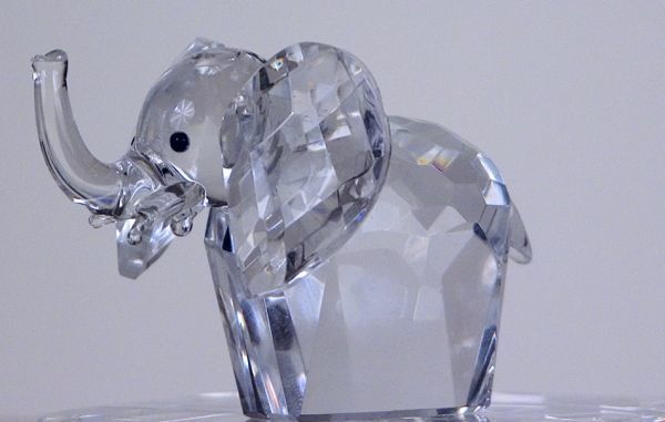 Crystal Florida Medium African Elephant 2.5 Inch - 9123
