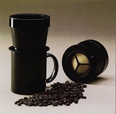 Medelco KF111 One Cup Gold-Plated Coffee Maker