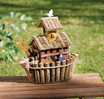 NOAH'S ARK BIRDHOUSE by SWM