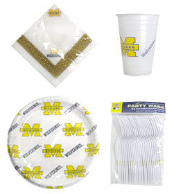 Michigan Wolverines 96 Piece Plastic Dinnerware Set