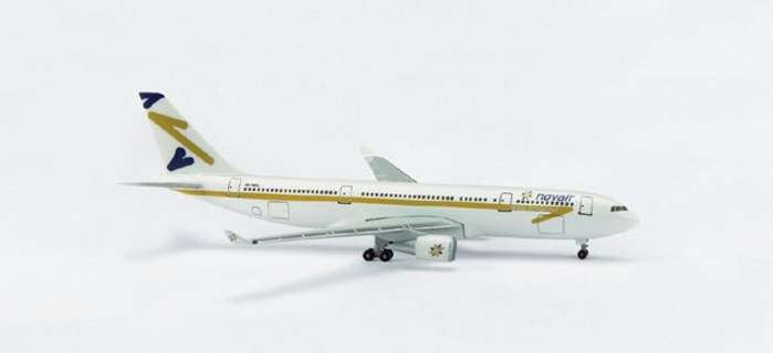 Daron Worldwide Trading HE508483 Herpa Novair A330-200 1/500