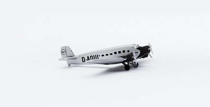 Daron Worldwide Trading HE516709 Herpa Lufthansa JU-52 1/500