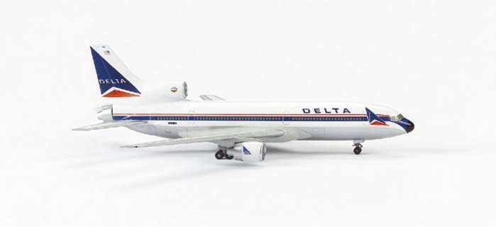 Daron Worldwide Trading HE560658 Herpa Delta... by Daron Worldwide Trading