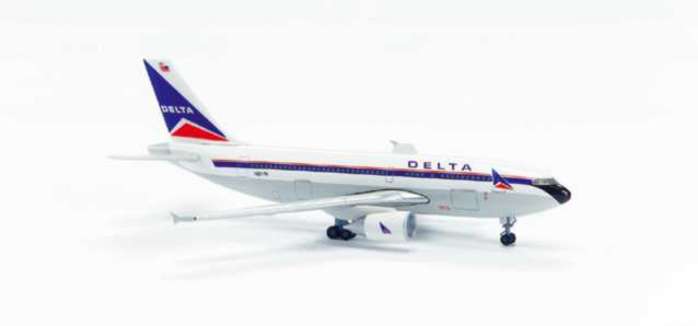 Daron Worldwide Trading HE560757 Herpa Delta... by Daron Worldwide Trading