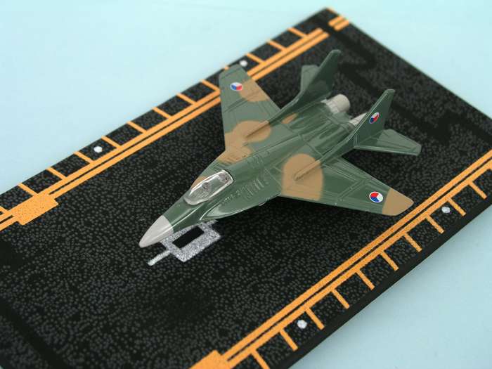 Daron Worldwide Trading HW14138 Hot Wings MIG29 Czech Air Force