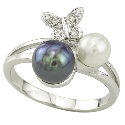 14K White Gold Multi-Pearl and Diamond Ring Ring Size: 6.5