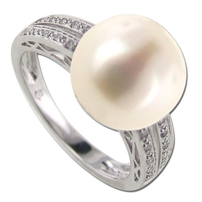 14K White Gold Pearl and Diamond Ring Ring Size: 6.5