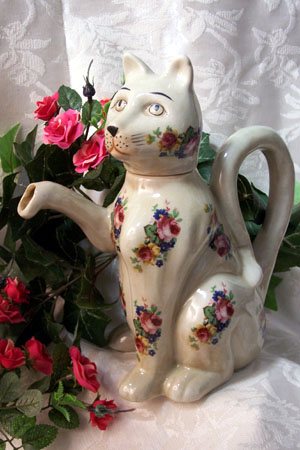 Cat Teapot with Roses