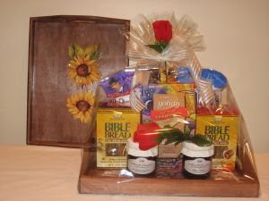 Natural Gift Baskets 211-Breakfast in Bed Basket