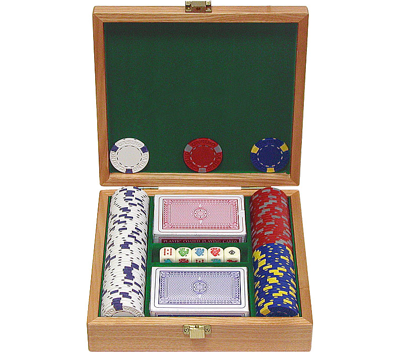 100 13 gm Pro Clay Casino Chips with Beautiful Solid Oak Case