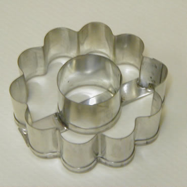 Kaiser 611211 Flower Ring Cookie Cutter
