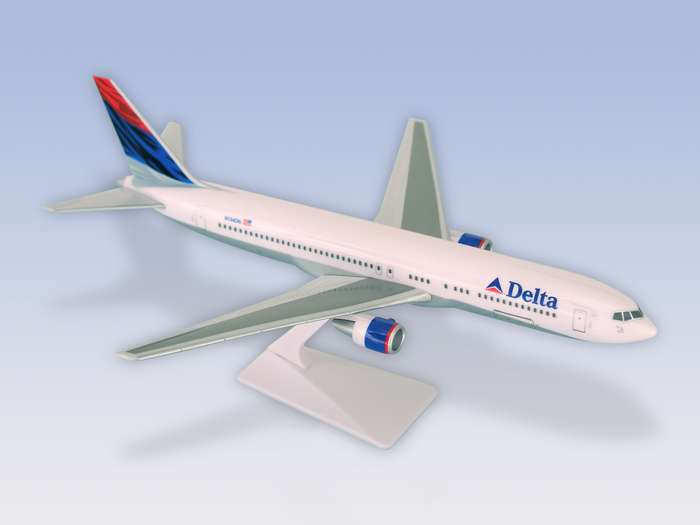 Daron Worldwide Trading PR005 Delta 767-300 1 200 by Daron Worldwide Trading
