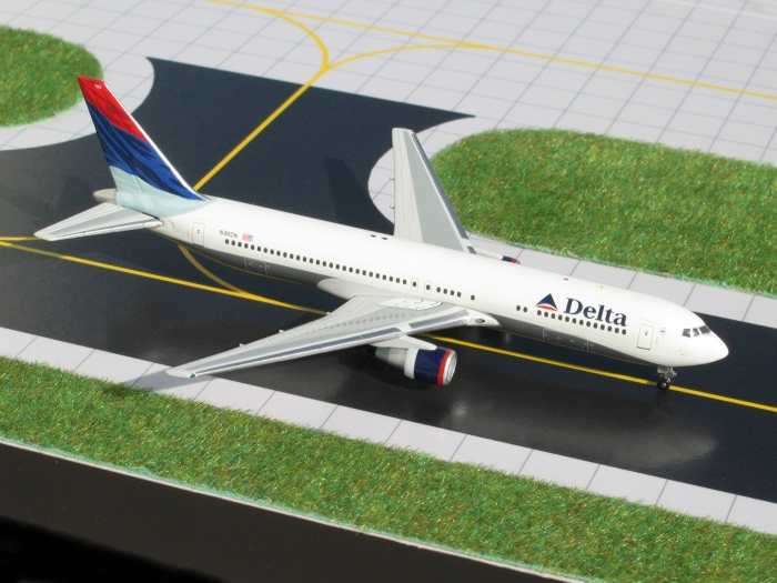 Daron Worldwide Trading GJ451 Gemini Delta... by Daron Worldwide Trading