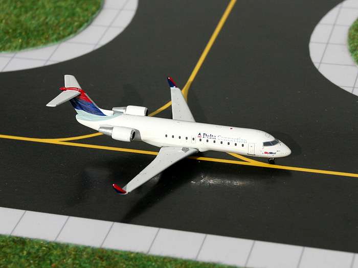 Daron Worldwide Trading GJ747 Gemini Skywest... by Daron Worldwide Trading