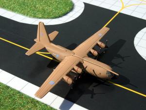 Daron Worldwide Trading GM008 Gemini Royal Air Force C130 1/400