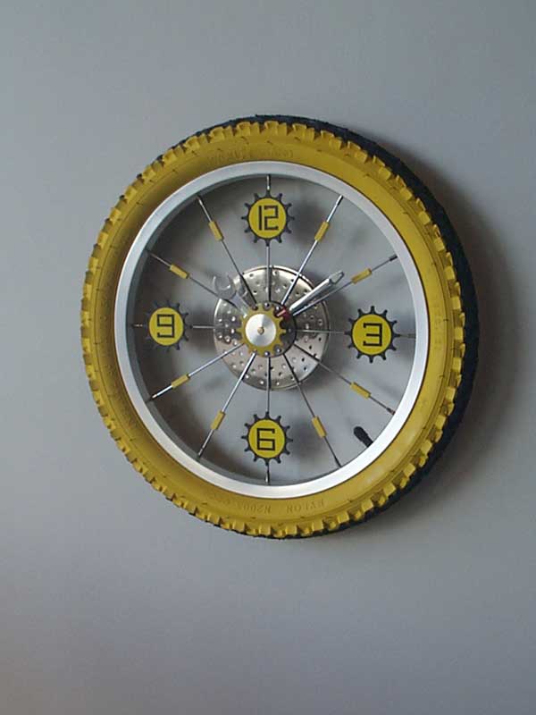 Art4Kids 98202 Bike Wheel Clock with yellow tire