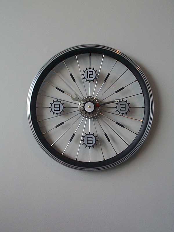 Art4Kids 98204 Bike Wheel Clock - with black rim