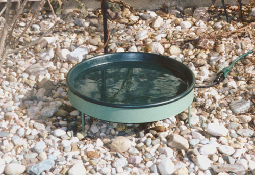 Farm Innovators Heated Bird Bath with Ground - Green