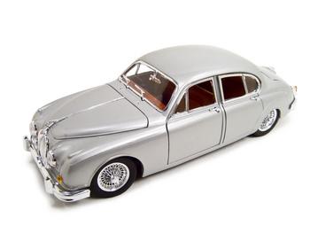 1:18 Diecast - 1959 Jaguar Mark 2 Diecast Silver 1:18