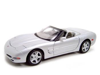 Corvette Diecast - 1999 CHEVROLET CORVETTE CNVT SILVER 1:18 DIECAST MODEL