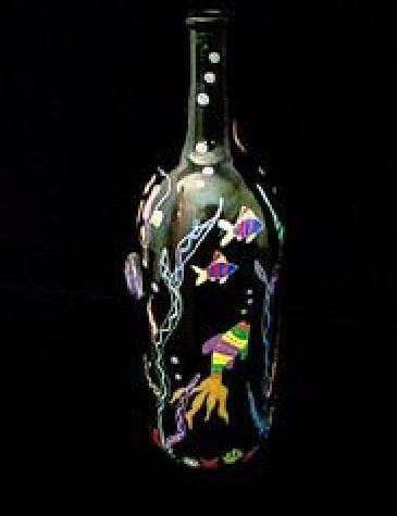 Bellissimo DECANTSET0997 Hand Painted Fantasy Fish Design Wine Bottle with Stopper