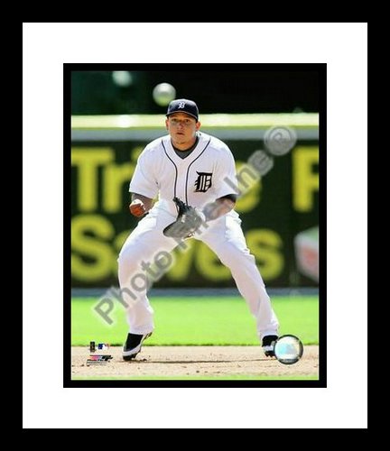All About Autographs AAA-21170 Miguel Cabrera Detroit Tigers MLB Framed 8x10 Photograph 2009 Fielding