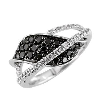 14K White Gold diamond and Black Diamond Ring Size 6.5