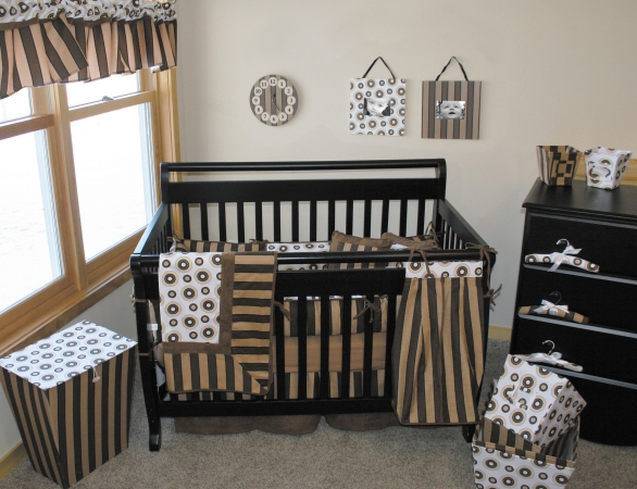 Trend Lab 100700 HOT COCOA 4 PIECE SET includes coverlet 4pc bumpers (no slipcover) skirt and sheet