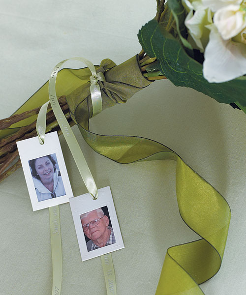 Weddingstar 6044 Miniature Embossed Paper Photo Frames