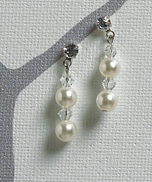 8763 Illusion Set Pearls And Crystals Earrings