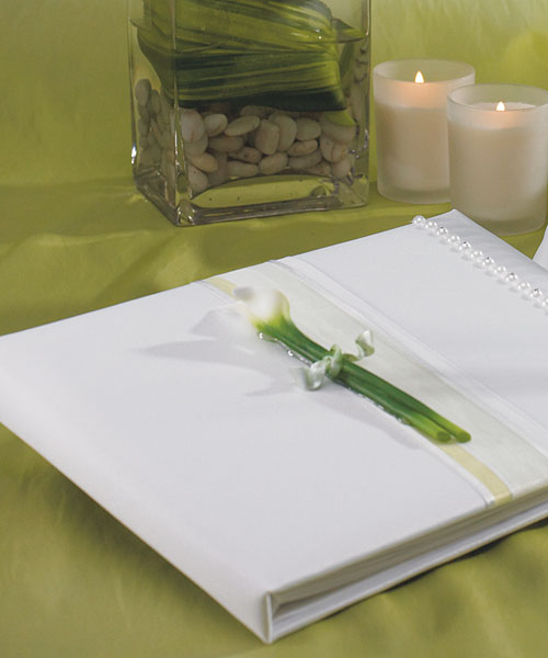Weddingstar 9009 Bridal Beauty Calla Lily Traditional Guest Book