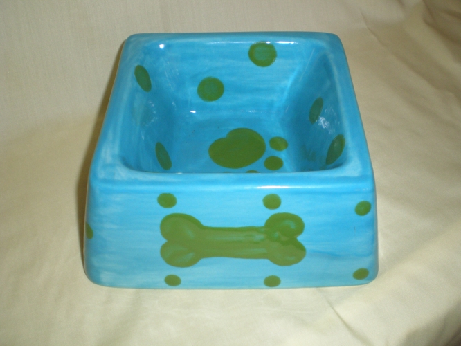Big Dog Pottery 106PL Whimsical Square Dog Bowl - Colors- Pink-a-dot and Leapin Lizard