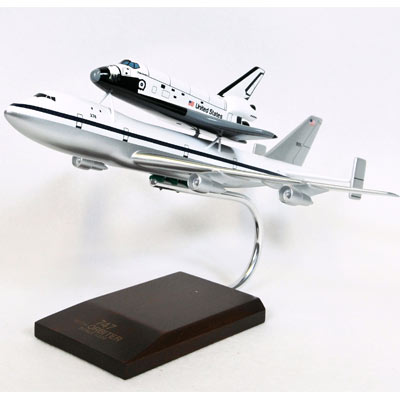 Toys and Models B747 with Shuttle
