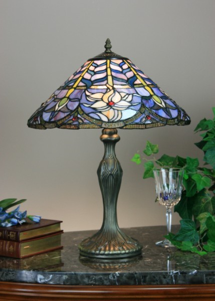 1397tl-16t Water Lily Stylish Table Lamp- Vestige Brass