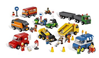 edre30206 MLN and LEGO.com Help Blog: Lego Universe Team at E3.