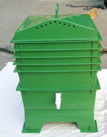 Wonder Metal and Plastic G900201-Green VermiHut Worm Bin- 3 Unit Tray Wonder Metal and Plastic G900201-Green VermiHut Worm Bin- 3 Unit Tray