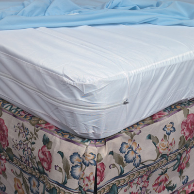 Full Zippered Plastic Mattress Protector For Home Beds