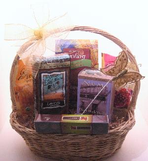 The Natural Gift Baskets LLC 383 Organic Holiday Basket