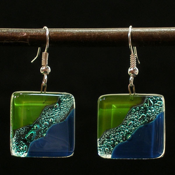 Gifts with Humanity CGJ6S-BlGrnClear-225075 Ocean River Meadow Fused Glass Earrings- Chile