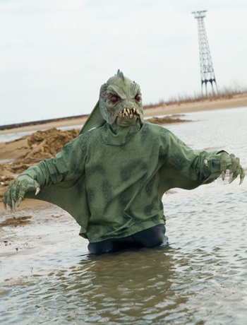 C1013 Sea Creature Shirt Adult Costume