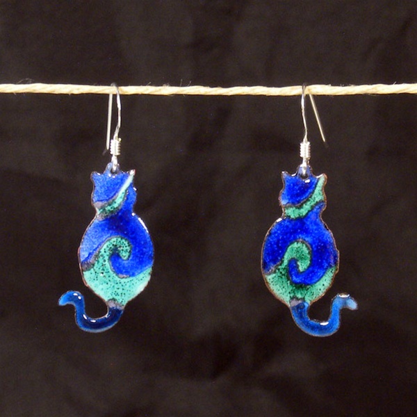 Gifts with Humanity CJCEECT-Blue-229518 Enamel Cat Earrings